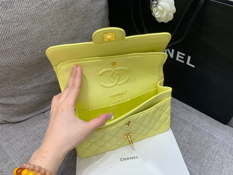 img_47d61fad_20231020_i1697780115_939_6_jpg Small Classic Flap Bag 23cm Yellow Caviar Gold Hardware