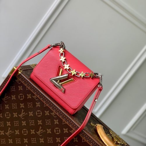 img_4828b284_20240714_i1720948993_6830_8_jpg TWIST MM 23CM RED EPI GRAINED LEATH