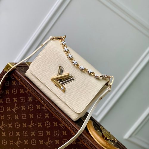 img_4828b284_20240714_i1720949062_6860_4_jpg TWIST MM 23CM CREAM EPI GRAINED LEATH