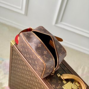Lv Locker Dopp Kit 23 Brown Monogram