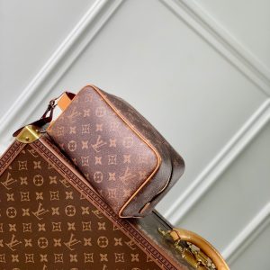 Lv Locker Dopp Kit 23 Brown Monogram