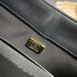 24c cc hobo bag 20cm black lambskin gold hardware