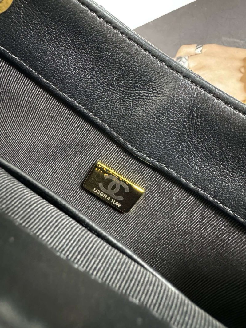 24c cc hobo bag 20cm black lambskin gold hardware