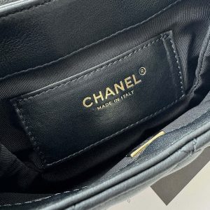 24c cc hobo bag 20cm black lambskin gold hardware