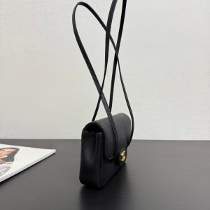 img_533a7dc2_20260122_i1769081266119_8699_0_1_jpg_7ee5fd80-c37c-41f1-9be6-55e31d7214ca Chanel 26 Shoulder Bag 17 Black Caviar Leather