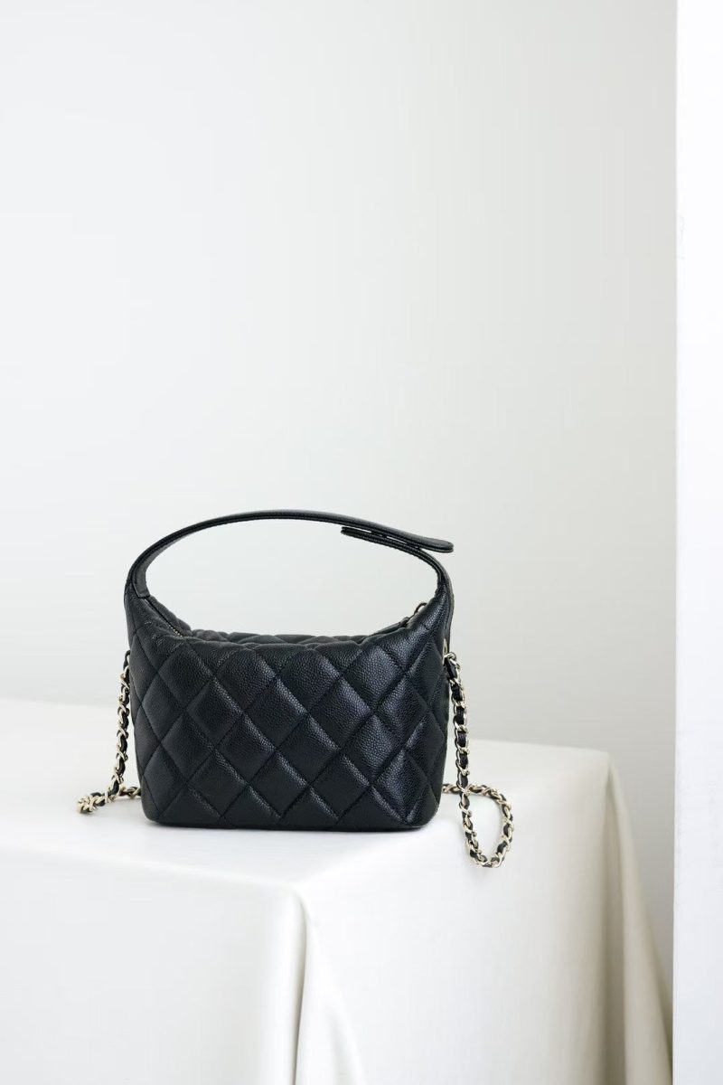 img_5b6111b2_20241219_i1734597175_3392_5_jpg CC 25C Hobo Bag Black Caviar Calfskin Silver Hardware 243623