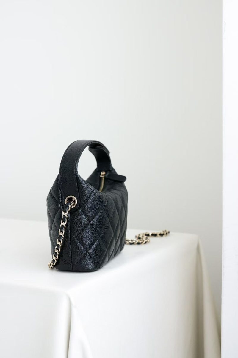 img_5b6111b2_20241219_i1734597175_8847_3_jpg CC 25C Hobo Bag Black Caviar Calfskin Silver Hardware 243623