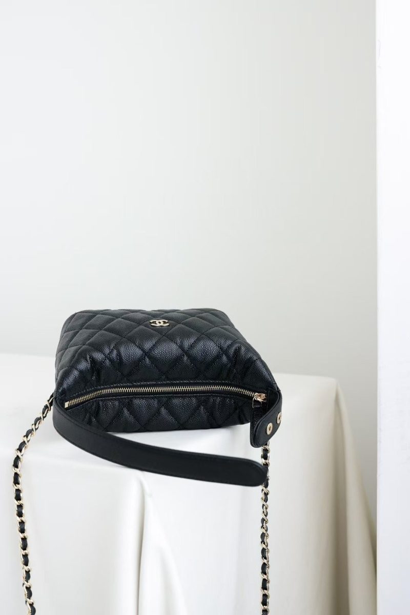 img_5b6111b2_20241219_i1734597175_9612_1_jpg CC 25C Hobo Bag Black Caviar Calfskin Silver Hardware 243623