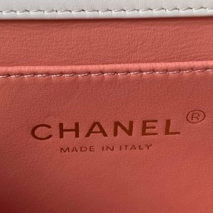 MINI FLAP BAG 19 IN WHITE CALFSKIN WITH DOUBLE GOLD BALL