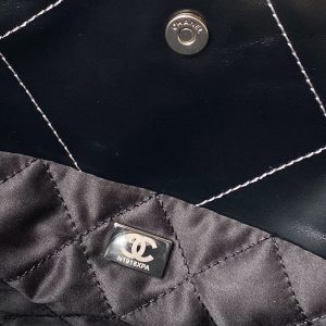 cc 22 hobo 35cm black and silver lambskin silver hardware