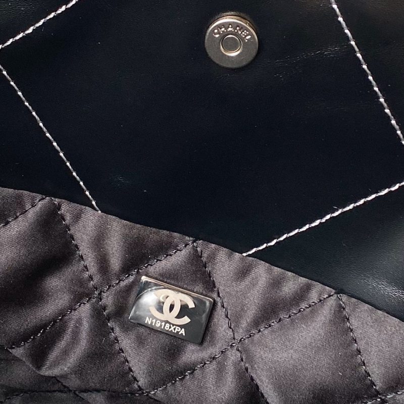 cc 22 hobo 35cm black and silver lambskin silver hardware