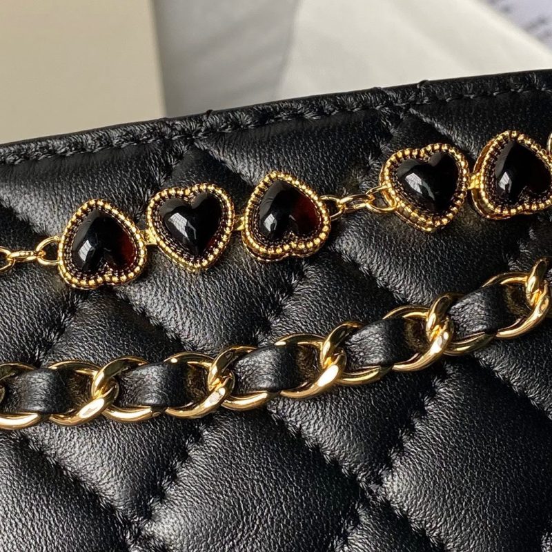 24p clutch with chain 19cm black lambskin