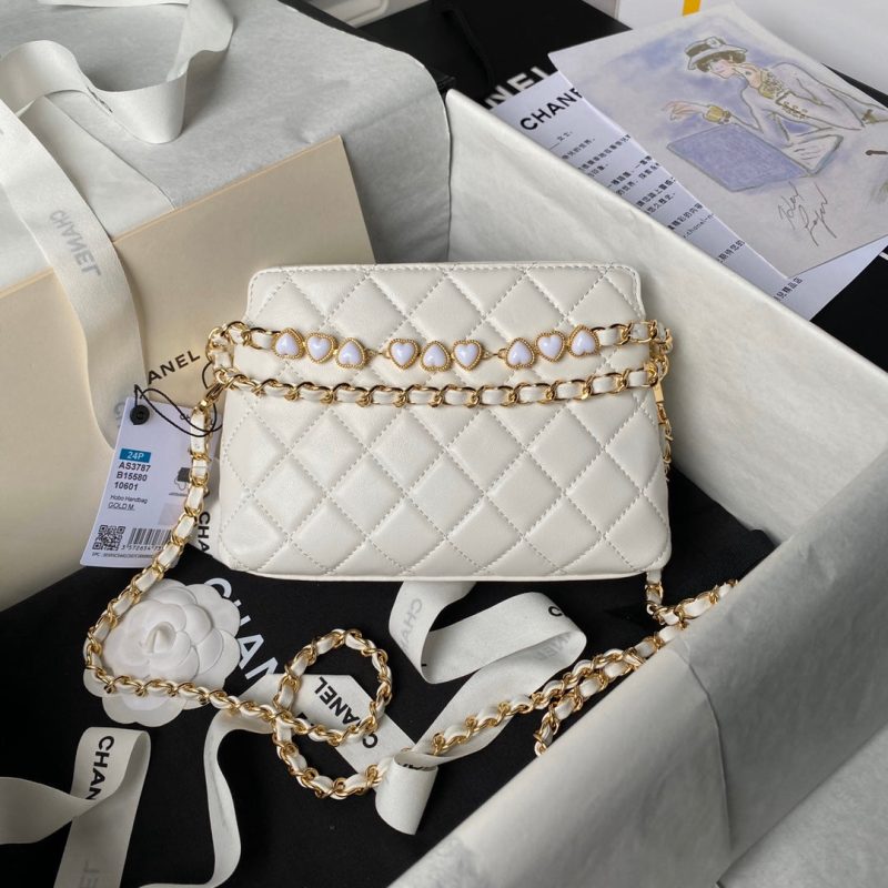24p clutch with chain 19cm white lambskin