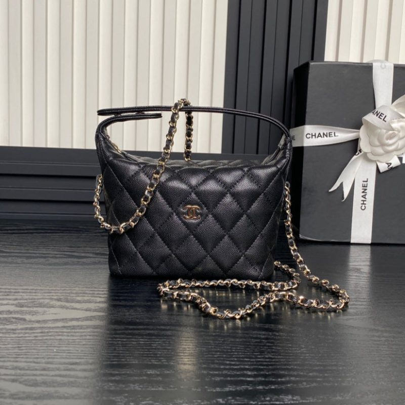 CC 25C Hobo Bag 21.5cm Top Handle Black Grained Calfskin