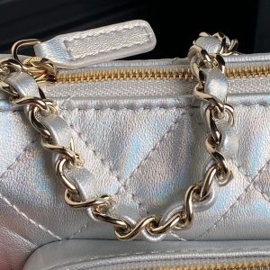 img_70762a6f_20241124_i1732459453_3862_0_jpg CC 25C Clutch With Strap 21cm Silver Metalic Calfskin