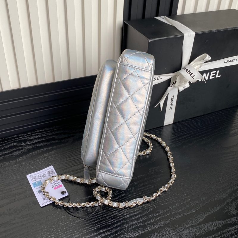 img_70762a6f_20241124_i1732459453_5013_7_jpg CC 25C Clutch With Strap 21cm Silver Metalic Calfskin