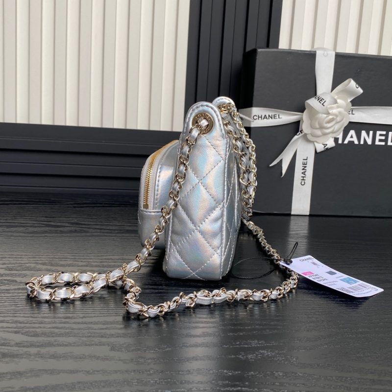 img_70762a6f_20241124_i1732459453_622_1_jpg CC 25C Clutch With Strap 21cm Silver Metalic Calfskin