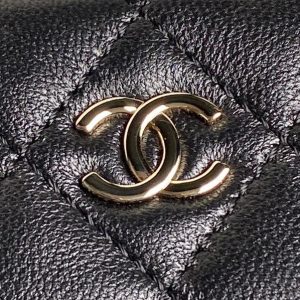 img_70762a6f_20241124_i1732459704_396_3_jpg CC 25C Clutch With Strap 21cm Black Calfskin