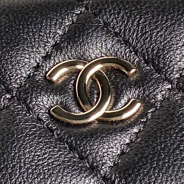 img_70762a6f_20241124_i1732459704_396_3_jpg CC 25C Clutch With Strap 21cm Black Calfskin