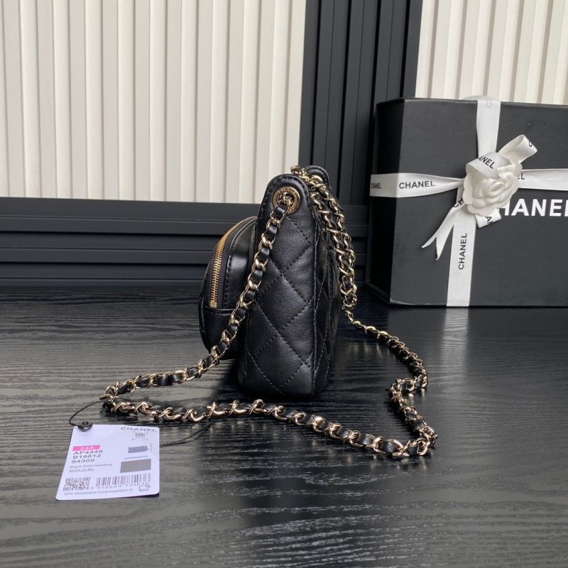 img_70762a6f_20241124_i1732459704_7424_2_jpg CC 25C Clutch With Strap 21cm Black Calfskin