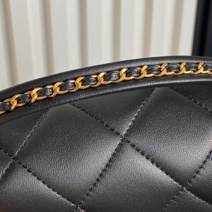 25C FLAP BAG 18 IN BLACK SMOOTH LAMBSKIN GOLD HARDWARE