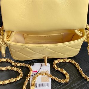 25C FLAP BAG 18 IN YELLOW SMOOTH LAMBSKIN GOLD HARDWARE