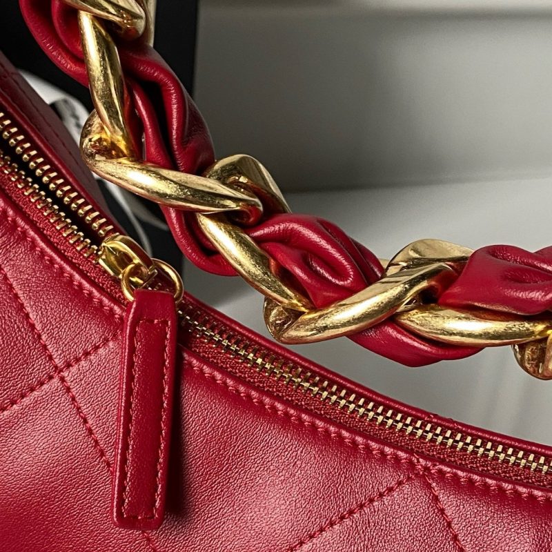 img_70762a6f_20251023_i1761155330613_6830_0_3_jpg CC 2025 Hobo Bag Red Calfskin Gold Hardware 298484