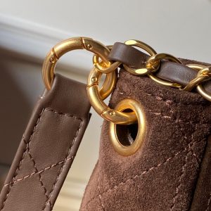 img_70762a6f_20251210_i1765323831005_6515_0_3_jpg Chanel 2025 Messenger Bag 30cm Brown Suede Gold Hardware 321011