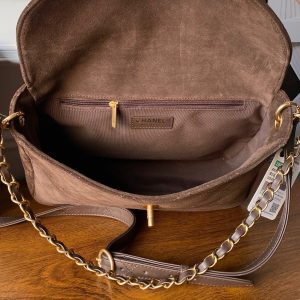 img_70762a6f_20251210_i1765323831361_9907_0_6_jpg Chanel 2025 Messenger Bag 30cm Brown Suede Gold Hardware 321011