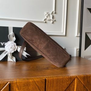 img_70762a6f_20251210_i1765323831830_725_0_5_jpg Chanel 2025 Messenger Bag 30cm Brown Suede Gold Hardware 321011