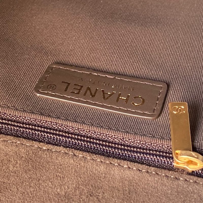 img_70762a6f_20251210_i1765323832336_4135_0_7_jpg Chanel 2025 Messenger Bag 30cm Brown Suede Gold Hardware 321011