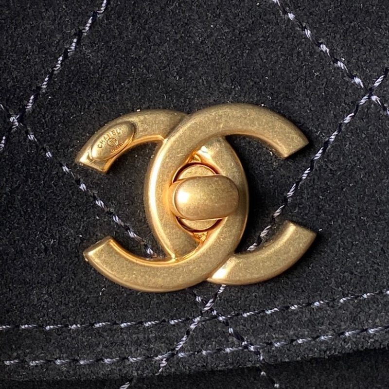 img_70762a6f_20251210_i1765324323705_4005_0_2_jpg Chanel 2025 Messenger Bag 30cm Black Suede Gold Hardware 321012