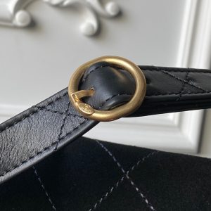 img_70762a6f_20251210_i1765324323709_8744_0_6_jpg Chanel 2025 Messenger Bag 30cm Black Suede Gold Hardware 321012