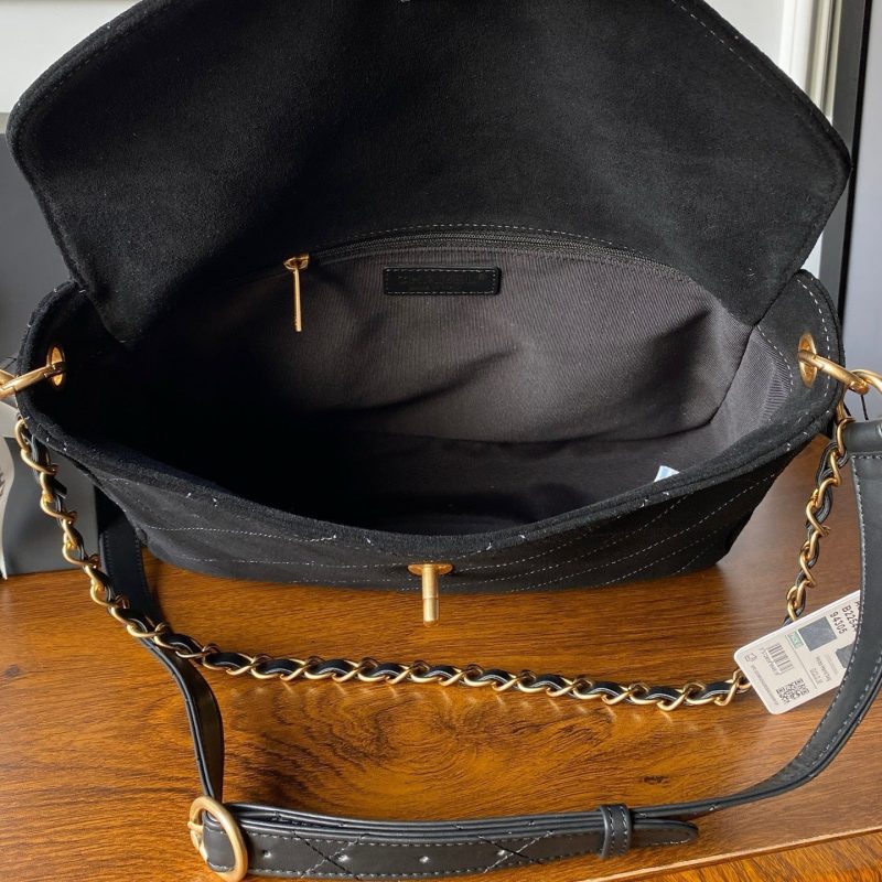 img_70762a6f_20251210_i1765324324790_4772_0_7_jpg Chanel 2025 Messenger Bag 30cm Black Suede Gold Hardware 321012