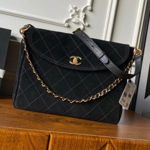 img_70762a6f_20251210_i1765324325031_6700_0_0_jpg Chanel 2025 Messenger Bag 30cm Black Suede Gold Hardware 321012