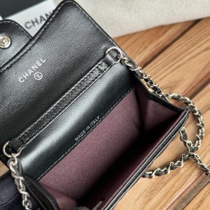 CC 24 Classic Wallet On Chain 11cm Black Sliver Metal Lamskin 240660