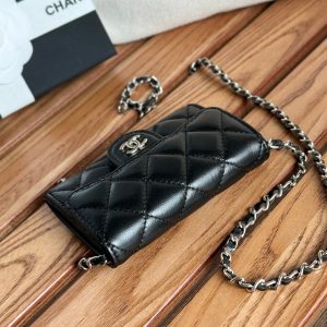 CC 24 Classic Wallet On Chain 11cm Black Sliver Metal Lamskin 240660