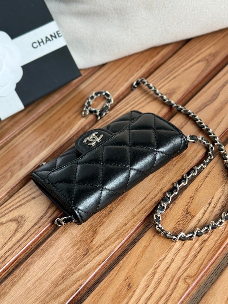 CC 24 Classic Wallet On Chain 11cm Black Sliver Metal Lamskin 240660