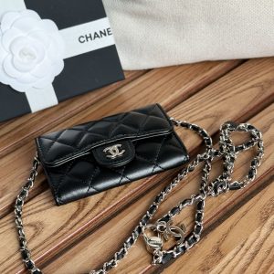 CC 24 Classic Wallet On Chain 11cm Black Sliver Metal Lamskin 240660