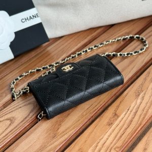 CC 24 Classic Wallet On Chain 11cm Black Gold Metal Caviar 240666
