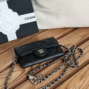 CC 24 Classic Wallet On Chain 11cm Black Sliver Metal Caviar 240668