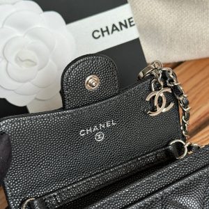 CC 24 Classic Wallet On Chain 11cm Black Sliver Metal Caviar 240668