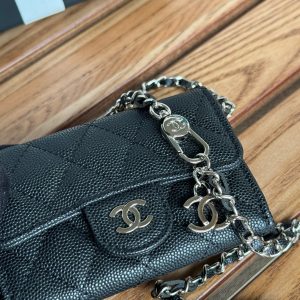 CC 24 Classic Wallet On Chain 11cm Black Sliver Metal Caviar 240668