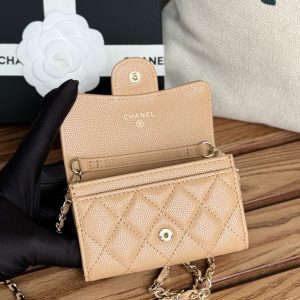 CC 24 Classic Wallet On Chain 11cm Beige Caviar Leather 240670