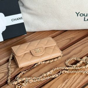 CC 24 Classic Wallet On Chain 11cm Beige Caviar Leather 240670