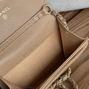 CC 24 Classic Wallet On Chain 11cm Beige Caviar Leather 240670