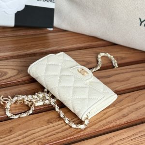 CC 24 Classic Wallet On Chain 11cm White Caviar Leather 240674