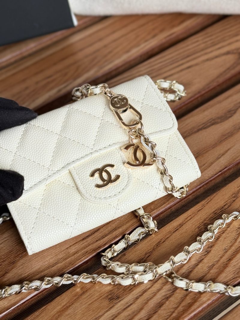 CC 24 Classic Wallet On Chain 11cm White Caviar Leather 240674