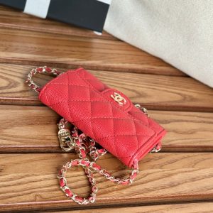 CC 24 Classic Wallet On Chain 11cm Red Caviar Leather 240676
