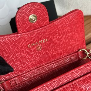 CC 24 Classic Wallet On Chain 11cm Red Caviar Leather 240676